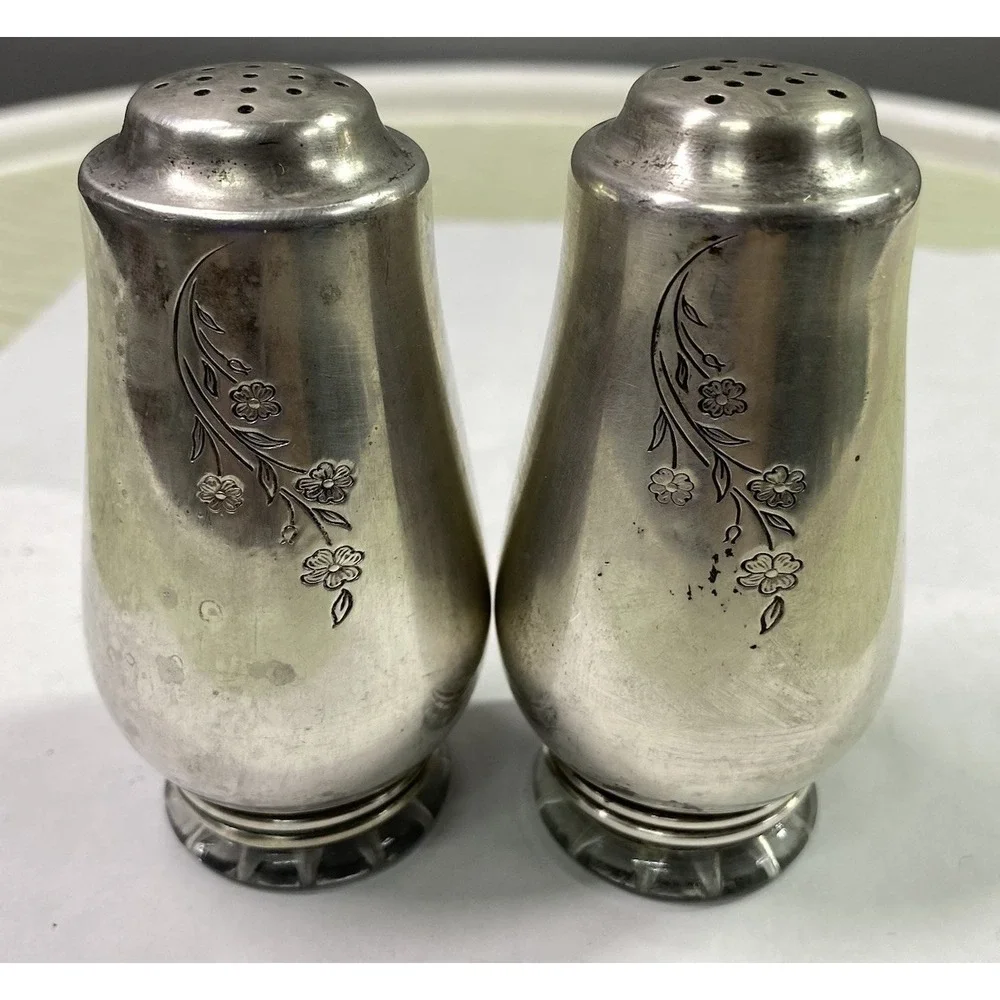 Vintage Metal W/Glass Bottom Salt&Pepper Shakers Engraved Floral Design 3.5